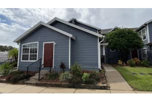 211 Caribbean Dr, DAVENPORT