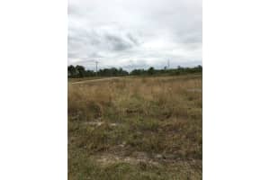 862 Lamar St E, LEHIGH ACRES