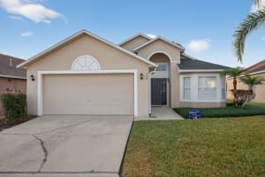 355 High Point Dr, DAVENPORT