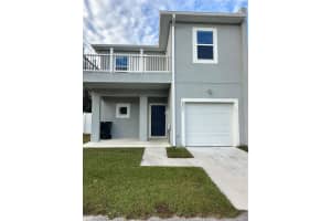 601 Lake Shore Pkwy, DAVENPORT