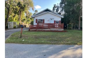 528 E Church St, DELAND