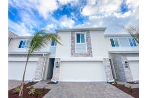 417 Bogey Dr, DAVENPORT