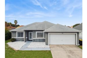 916 Hillcrest Dr, DAVENPORT