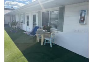 525 Manatee Ct #8, VENICE