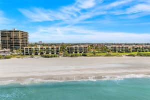 7532 Bayshore Dr #203, TREASURE ISLAND