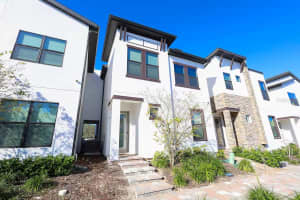 216 Villa Domani Cir, DAVENPORT