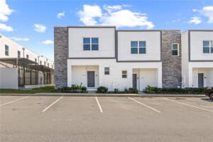 625 Trikomo Dr, DAVENPORT