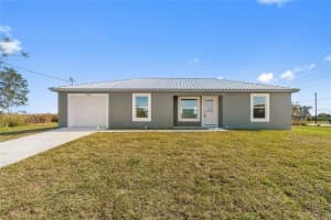 1700 N Lake Pioneer Dr, AVON PARK