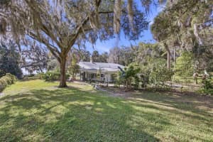 280 Palm Ct, UMATILLA