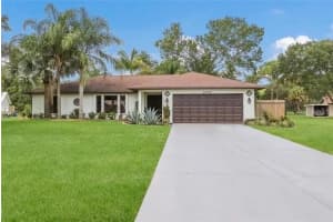 2077 Racimo Dr, SARASOTA