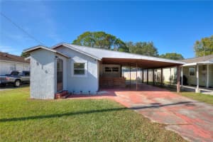 210 Florida Dr, AUBURNDALE