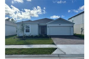 5434 Lewisham Dr, DAVENPORT