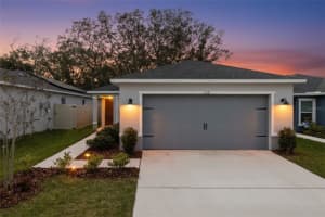 332 Walnut Ln, AUBURNDALE