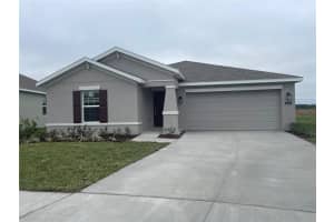 612 Daring Dr, DAVENPORT