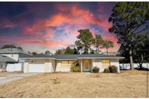 2360 Captain Dr, DELTONA