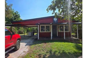 10 Mccarthy Ave, FROSTPROOF 10 Mccarthy Ave, FROSTPROOF