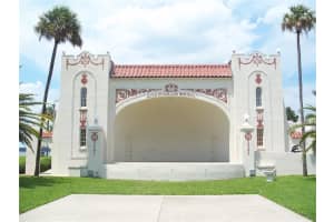 1147 E Mcdonald Ave #201, EUSTIS