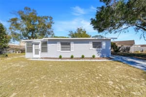 13 Palm Ct, DAVENPORT