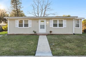 1576 Zinnia Dr, DELTONA