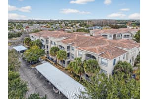 3025 Greystone Loop #207, KISSIMMEE