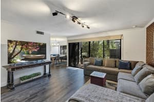 111 Crown Oaks Way #111, LONGWOOD