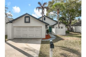 700 Lakeside Pl, LONGWOOD