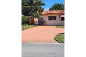1561 Nw 77th Way, PEMBROKE PINES