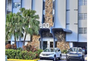 300 Diplomat Pkwy #203, HALLANDALE BEACH