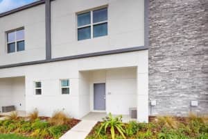 209 Famagusta Dr, DAVENPORT