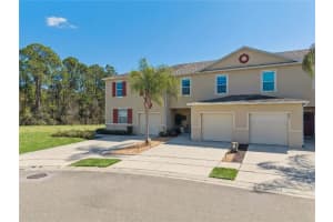 427 Arbor Lakes Dr, DAVENPORT