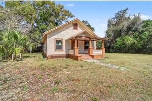 727 Wood St, DELAND