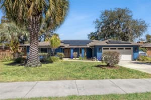 76 Sweetbriar Br, LONGWOOD