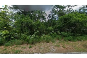 122 Homestead Ave, DEBARY