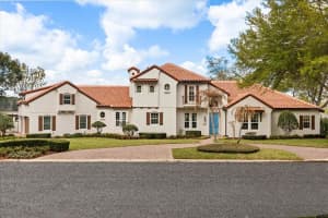 27 Stone Gate N, LONGWOOD