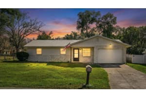 111 Amigos Rd, DEBARY