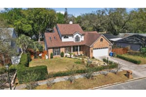 902 Lingo Ct, OVIEDO