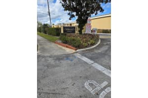 1000 Lake Of The Woods Blvd #201e, CASSELBERRY