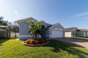 1352 Woodfield Oaks Dr, APOPKA