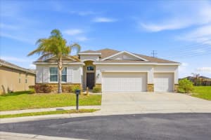 4208 Cortland Dr, DAVENPORT