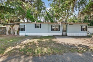 904 Maplewood St, TAVARES
