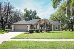 206 Winding Oaks Ln, OVIEDO