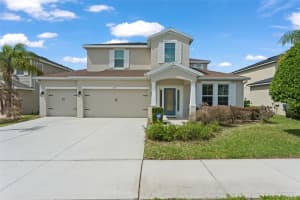 635 Neptune Dr, GROVELAND