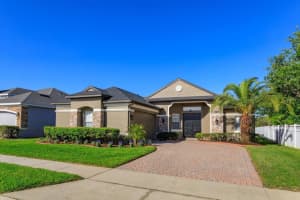 1572 Saint Regis Pt, SANFORD