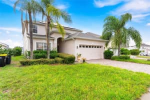215 Gleneagles Dr, DAVENPORT