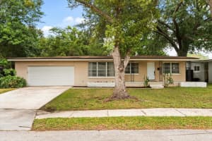 361 Hickory Dr, MAITLAND