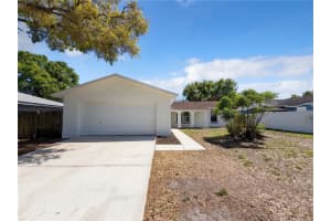 909 Winchester Ct, BRANDON
