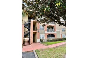 1939 Summer Club Apt Dr #315, OVIEDO