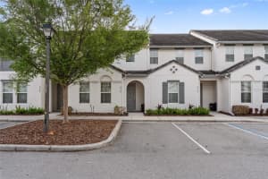 318 Captiva Dr, DAVENPORT