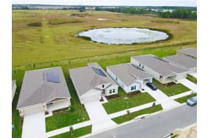 700 Daring Dr, DAVENPORT