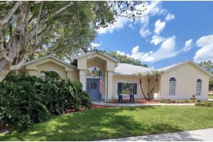 1674 Carillon Park Dr, OVIEDO